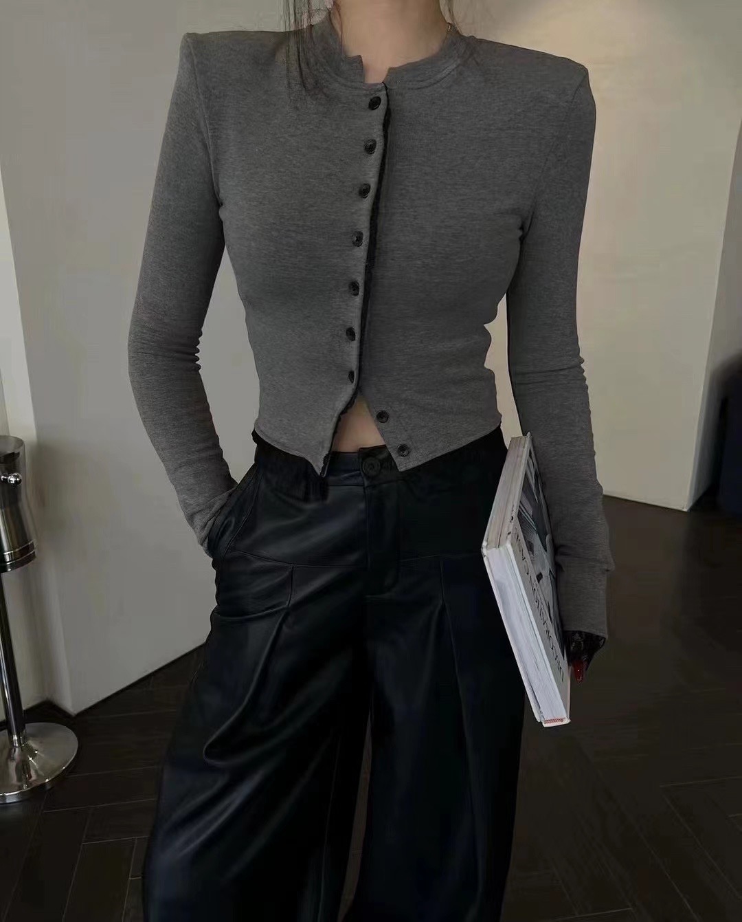 Lace hottie half-open collar, right shoulder, long-sleeved women's bottoming shirt, autumn pure desire, sexy slim fit, short top, black