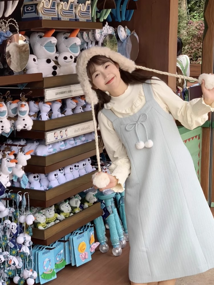 可愛減齡條紋背心裙女秋冬甜美風中長款系帶毛球疊穿方領連衣裙