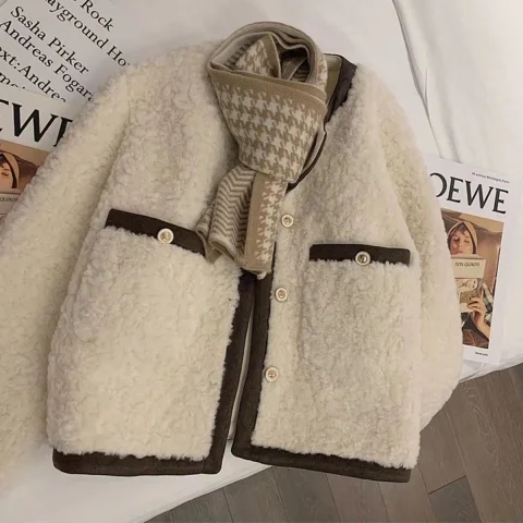 New style Xiaoxiangfeng lamb wool coat for women, thickened contrast color fur one-piece lamb wool short coat
