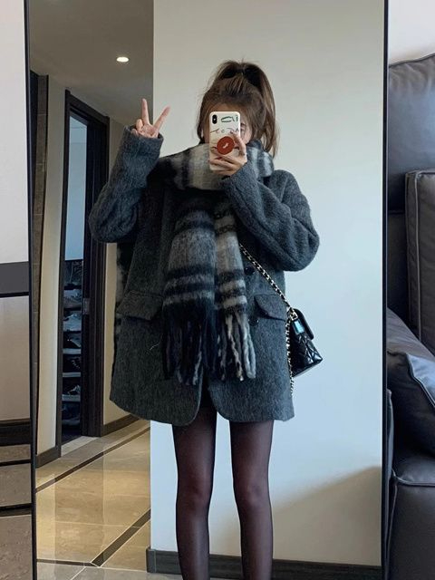 Smooth wool and gray British style autumn and winter new style mid-length quilted and thickened woolen coat for women with high quality