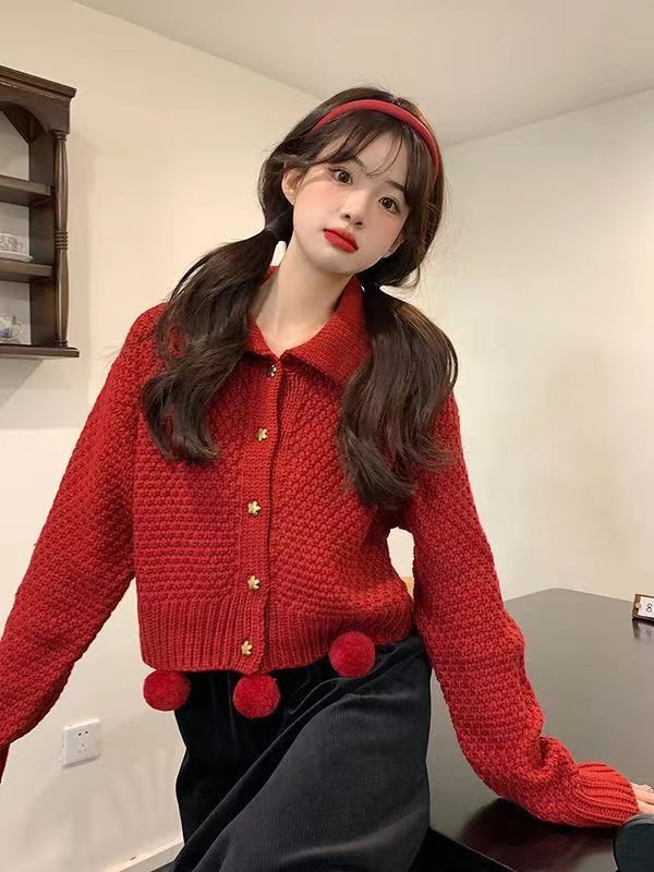 紅色毛衣外套開衫女2023秋冬新款復古慵懶新年聖誕短款娃娃領上衣