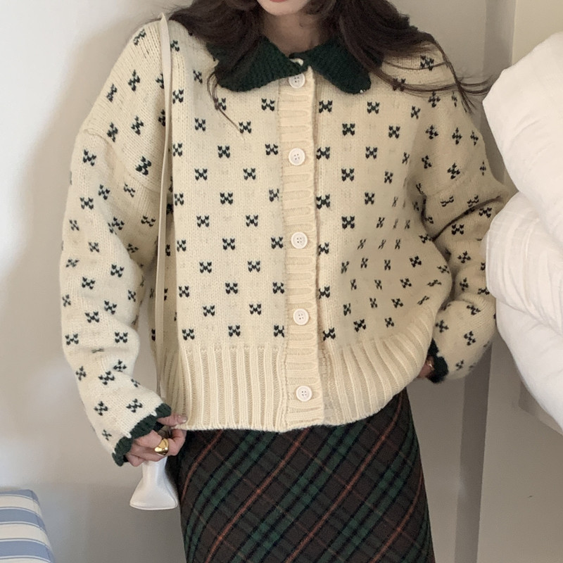 實拍 少女減齡 撞色翻領小碎花鈎花短款毛衣單排扣長袖針織衫