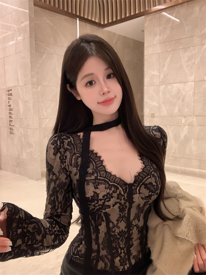 實拍  暗夜女爵設計氣質姐姐蕾絲上衣千金感百搭秋冬V領內搭