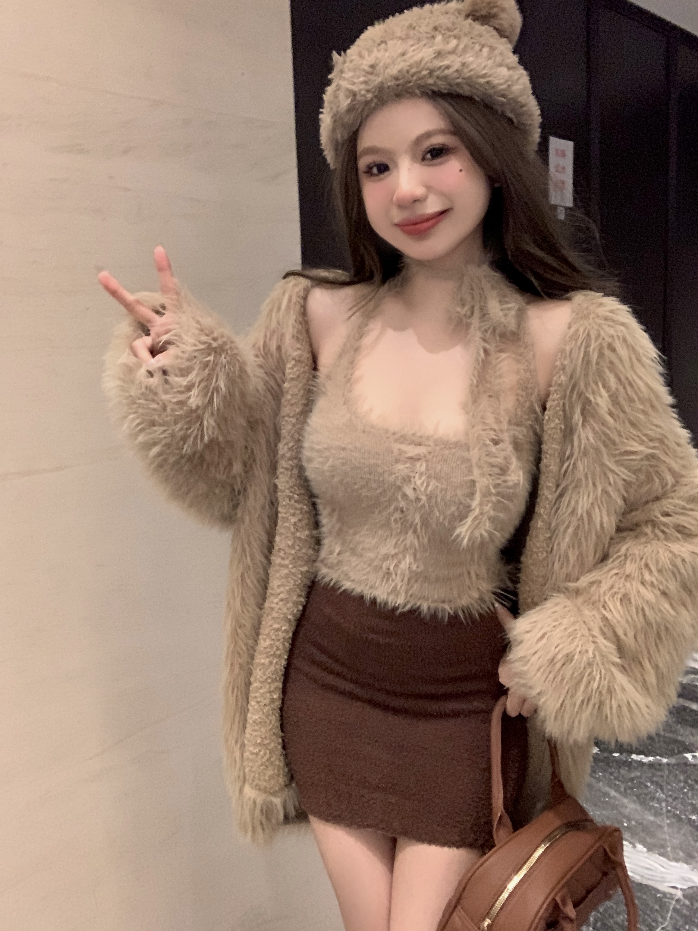 實拍時尚套裝內搭吊帶背心女冬季中長款仿貂毛外套上衣兩件套