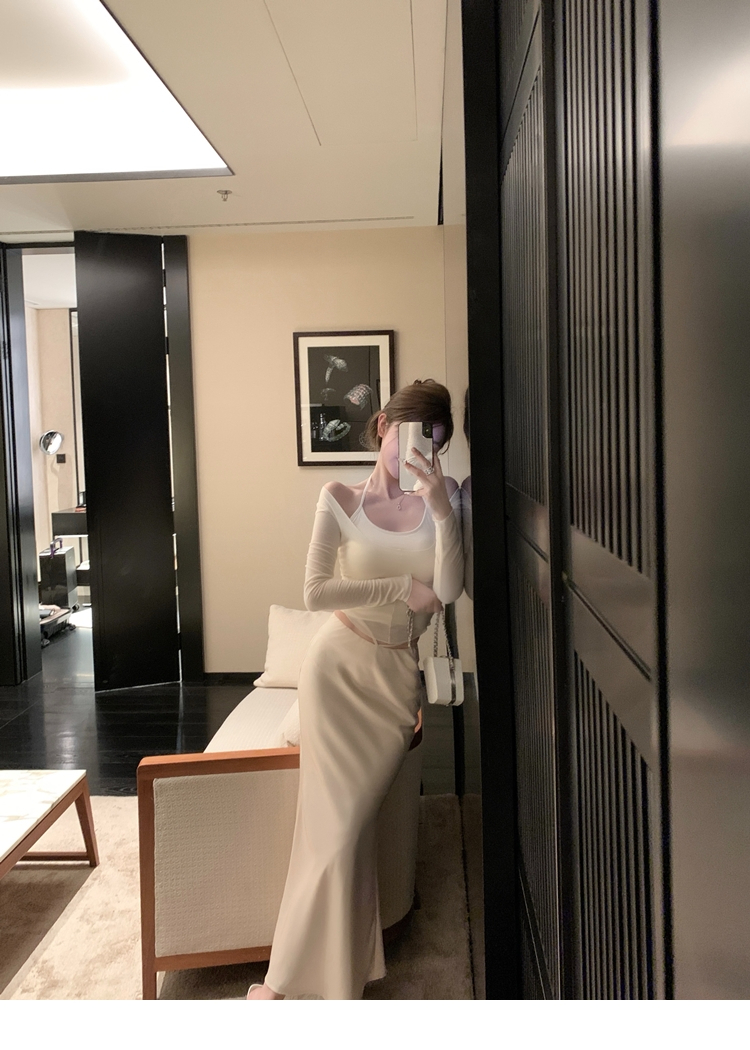 純欲長袖t恤女秋季U領修身辣妹短款甜辣顯瘦掛脖吊帶假兩件套上衣