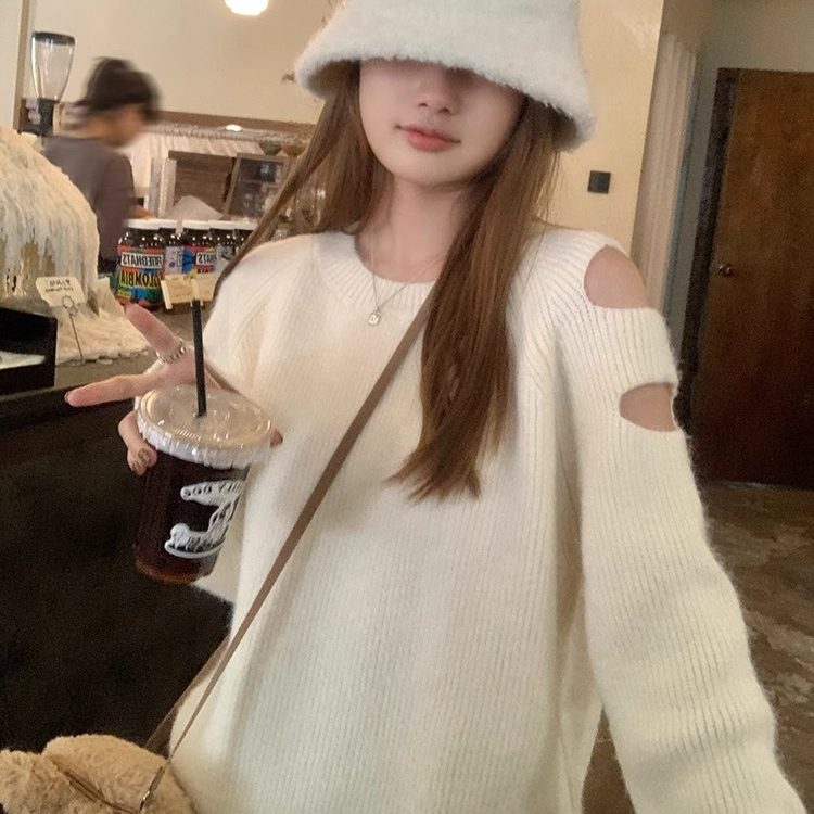 Designed hole solid color round neck sweater for women in autumn and winter, loose and lazy, stylish and age-reducing, beautiful little shirt top