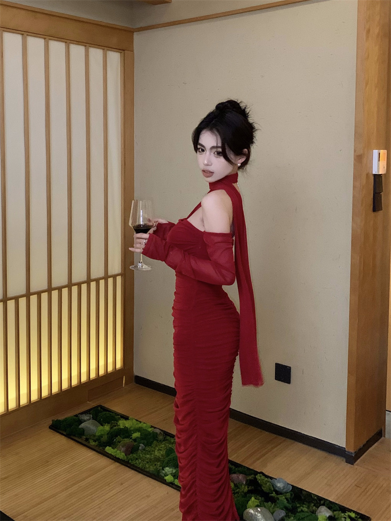 實拍  聖誕戰衣一字肩抹胸連衣裙女冬季褶皺性感辣妹緊身包臀裙子