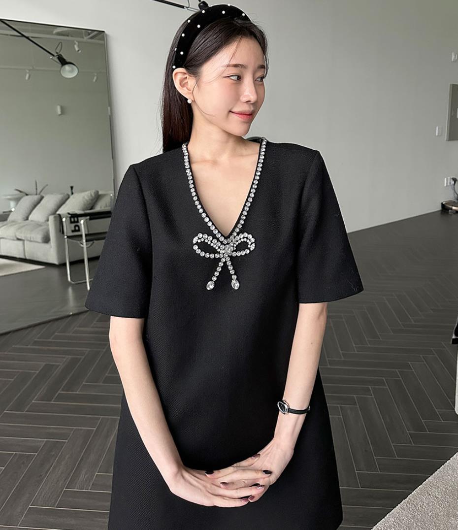 INS韓國東大門！法式氣質鑲嵌鑽V領小黑裙連衣裙女