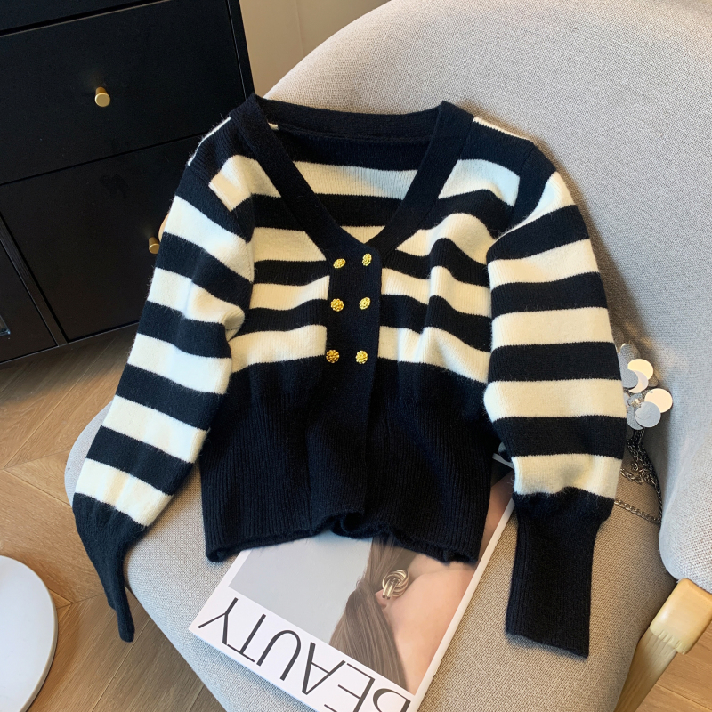 2024 Spring French Retro Striped V-neck Sweater Women's Niche Design Elegant and Exquisite Waist Knitted Cardigan