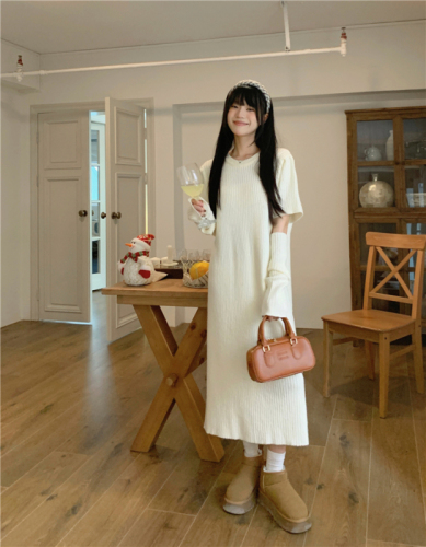 Actual shot, autumn and winter ~ simple short-sleeved knitted sweater dress, loose casual mid-length skirt with sleeves