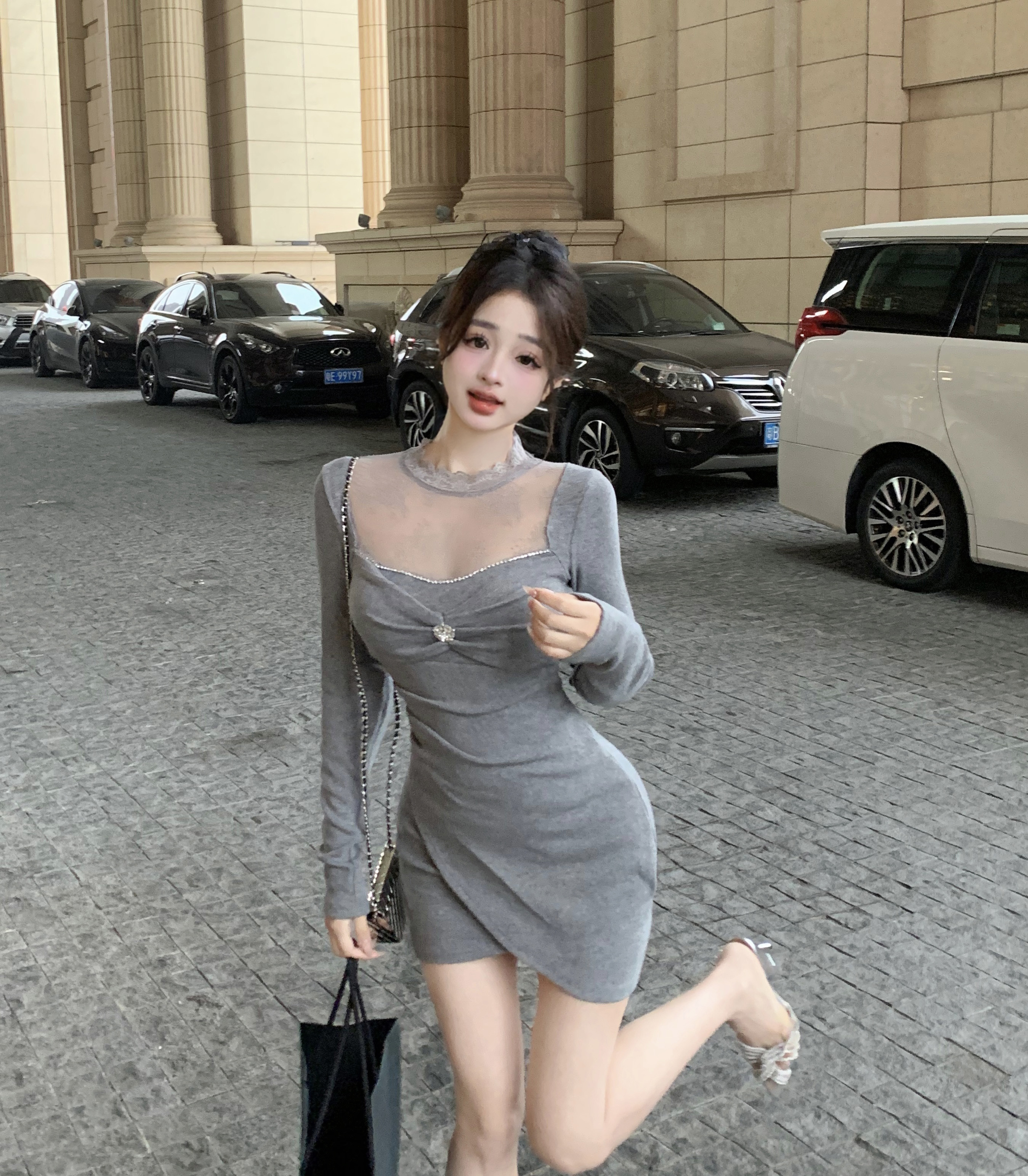 實拍~高級感超好看氣質灰色蕾絲邊拼接針織連衣裙子女