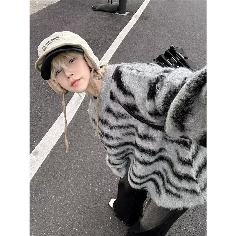 美式復古小眾高級感斑馬紋毛衣女圓領套頭馬海毛針織衫外套潮牌