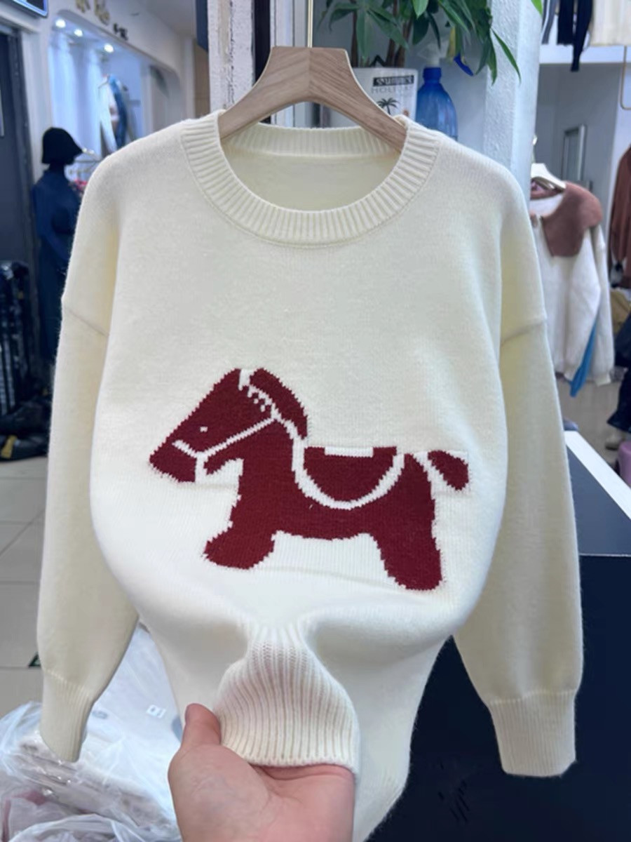 小馬刺繡紅色浣熊絨毛衣女秋冬新款慵懶風軟糯針織打底衫韓版上衣