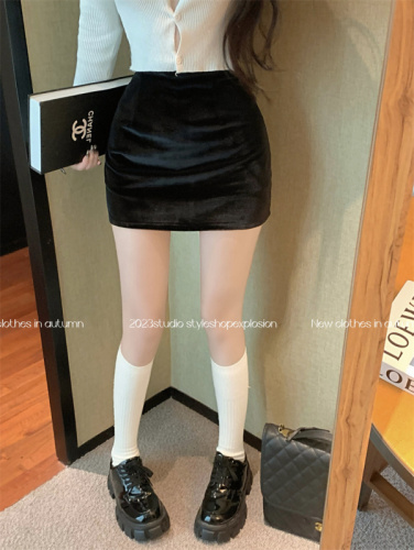 Autumn and winter temperament high-waisted velvet slimming skirt, versatile straight knee-length skirt/short skirt