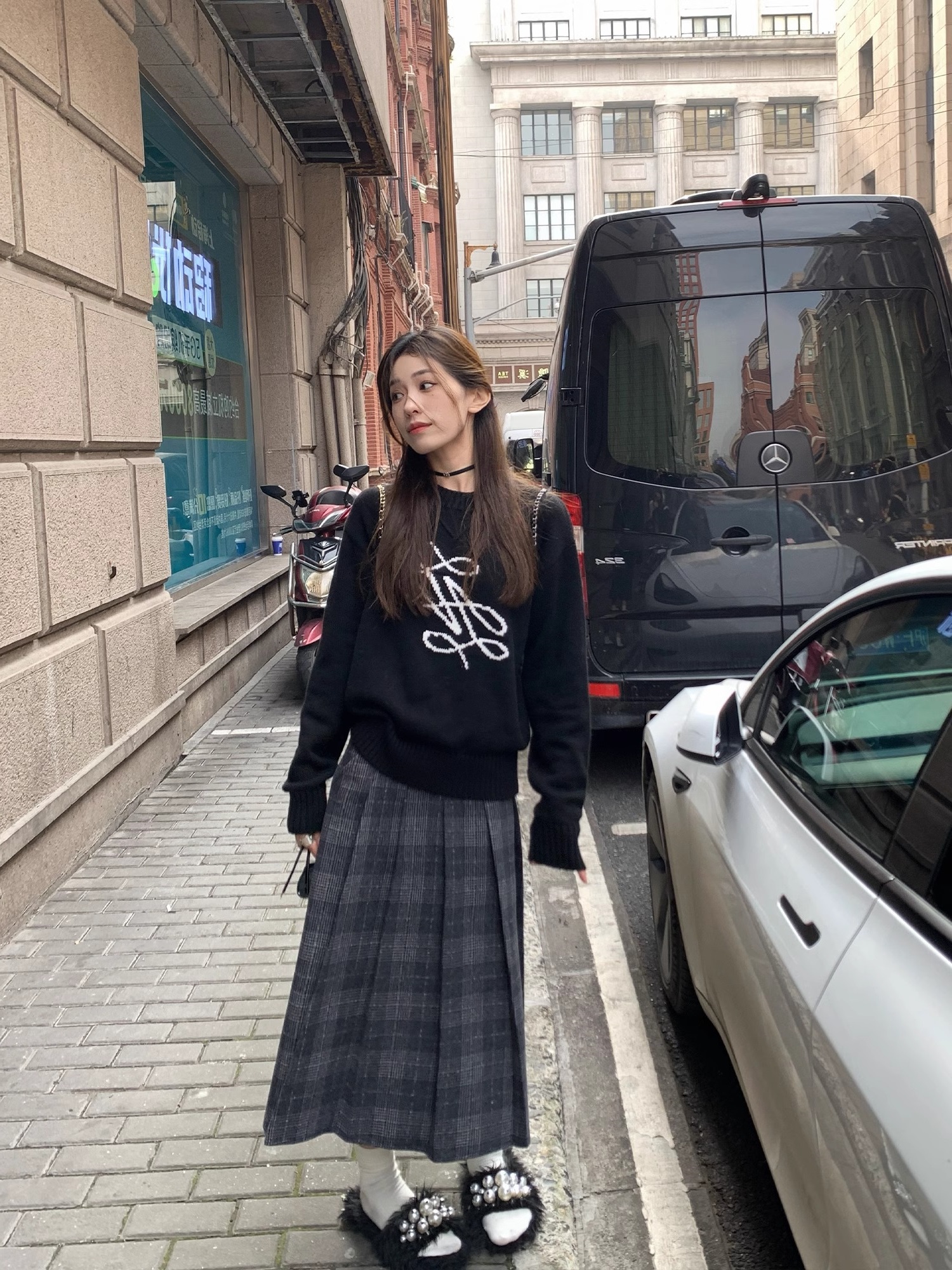 西雅圖咖色刺繡毛衣女秋冬2023新款設計感慵懶風百搭寬鬆針織上衣