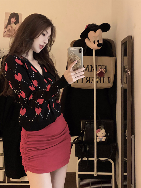 實拍 愛心可露麗 毛衣女秋冬短款設計感紅色褶皺包臀裙兩件套