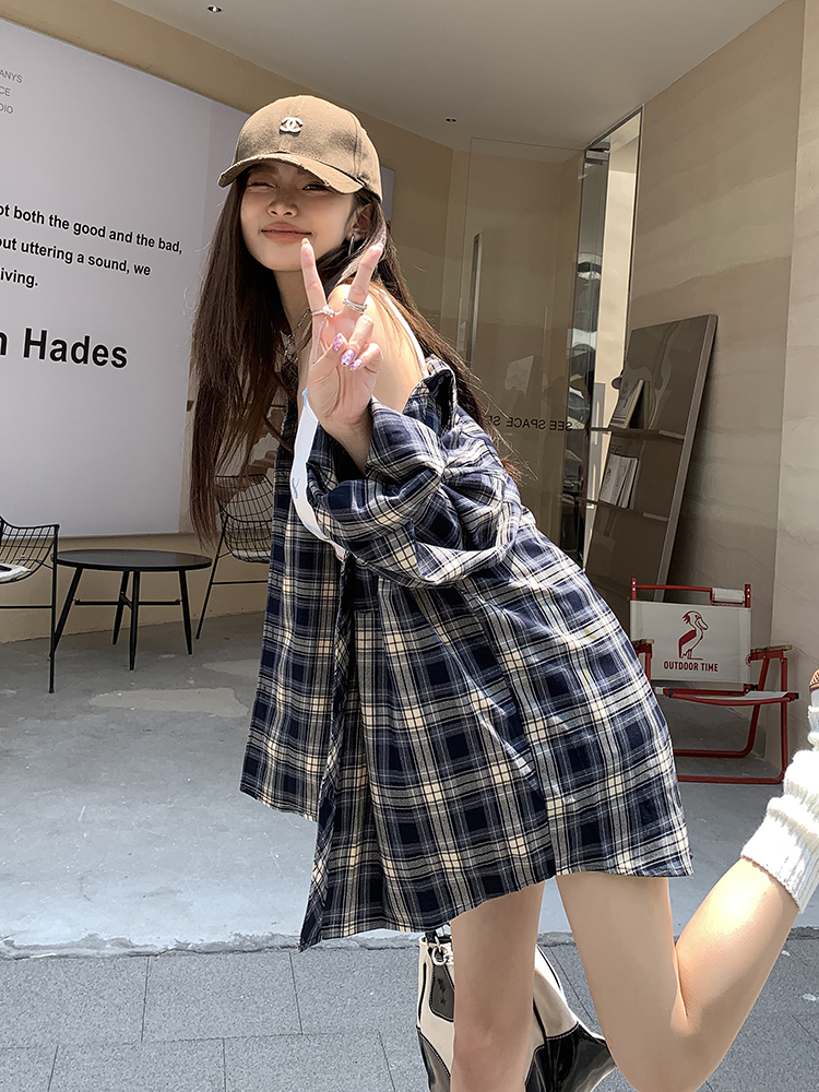 Actual shot of 2024 spring new retro plaid shirt women's coat cardigan loose sun protection top