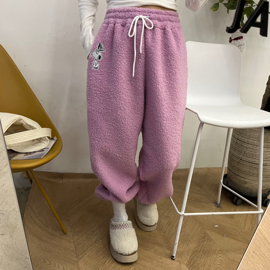 Embroidered cartoon lambswool casual pants