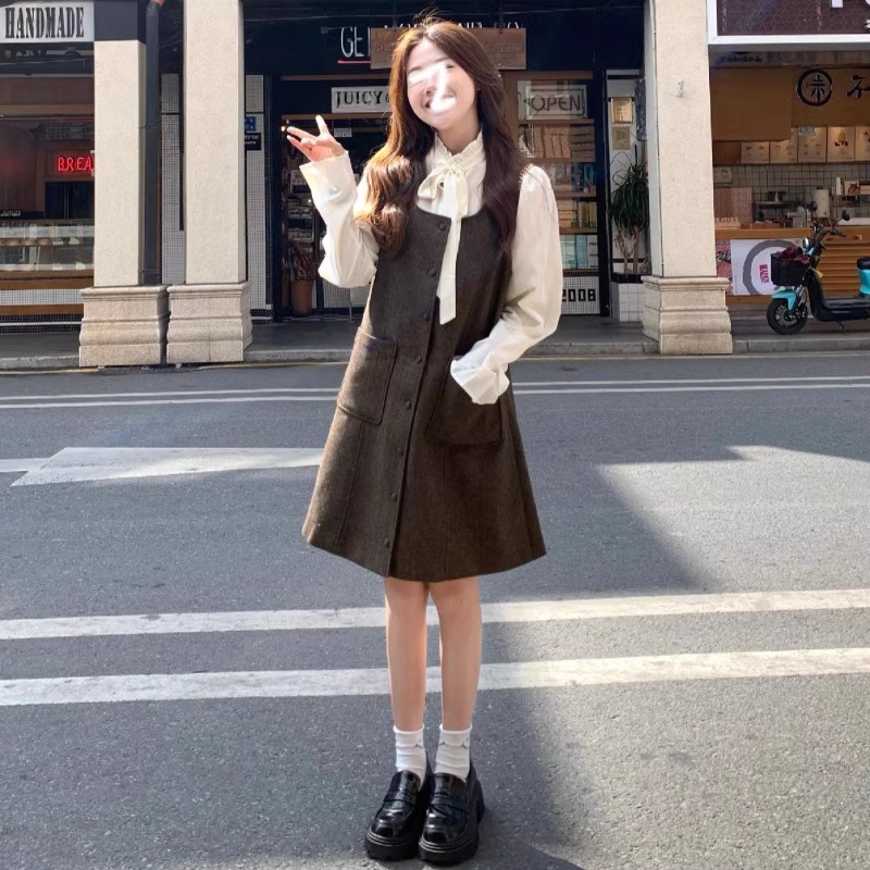 韓劇穿搭套裝溫柔系炸街奶乖法式襯衫背帶連衣裙深冬裝搭配一整套