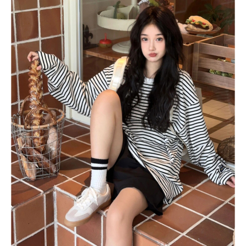 Matte Chinese cotton plus milk silk, sleeve patch embroidery, striped thin round neck sweatshirt