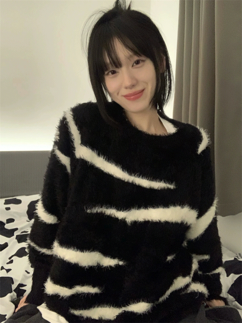2023秋冬新款加厚針織女慵懶風黑白虎紋寬鬆毛衣