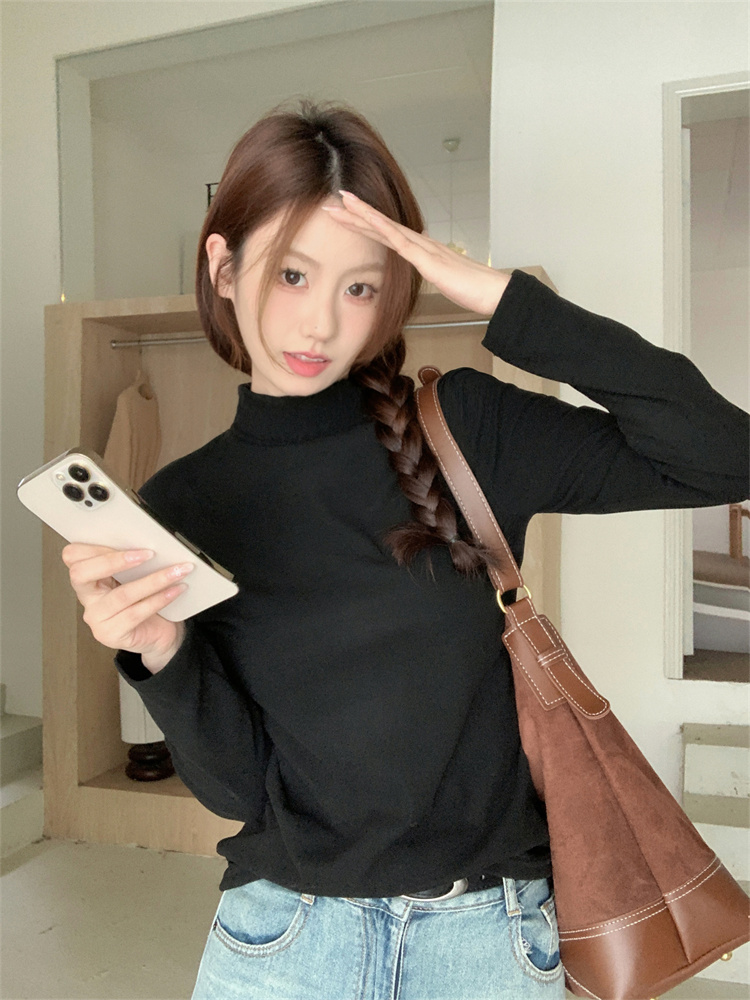 Real shot of half-turtle collar white bottoming shirt for women in autumn and winter thickened and warm with pure lust style long-sleeved T-shirt