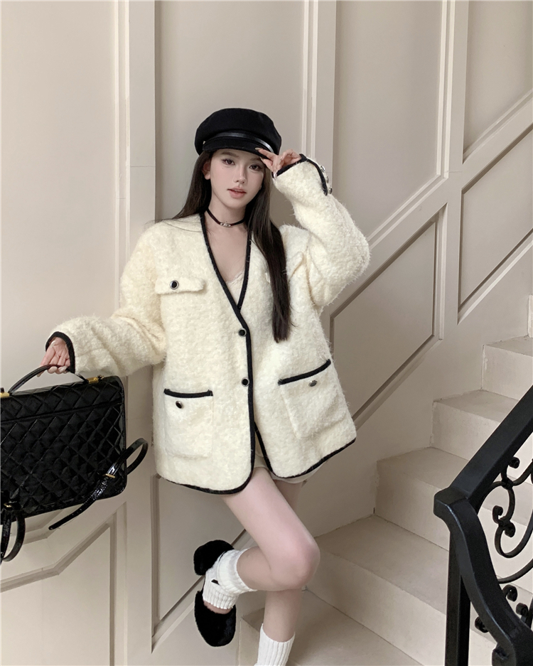 Real shot!  Autumn and winter design V-neck contrasting color loose thickened quilted top woolen jacket