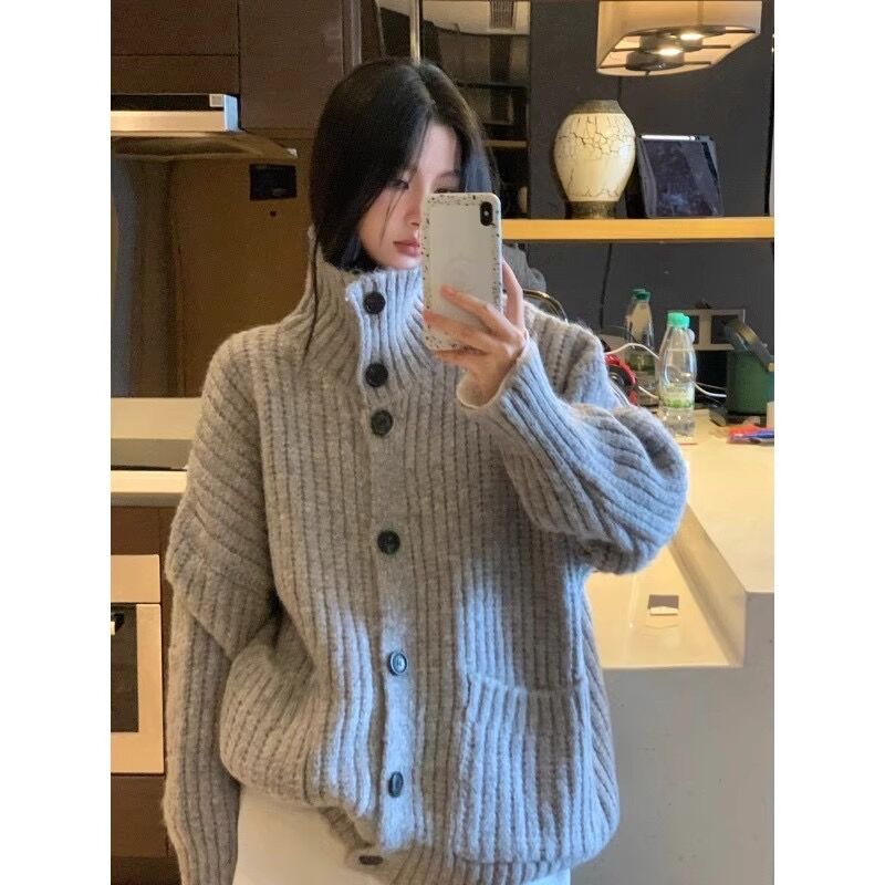灰色高領毛衣外套女秋冬2023新款設計感寬鬆顯瘦針織開衫冬季上衣
