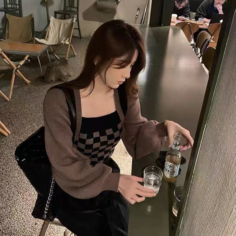 棋盤格毛衣女設計感小眾方領短款上衣秋冬加厚別致針織打底衫內搭