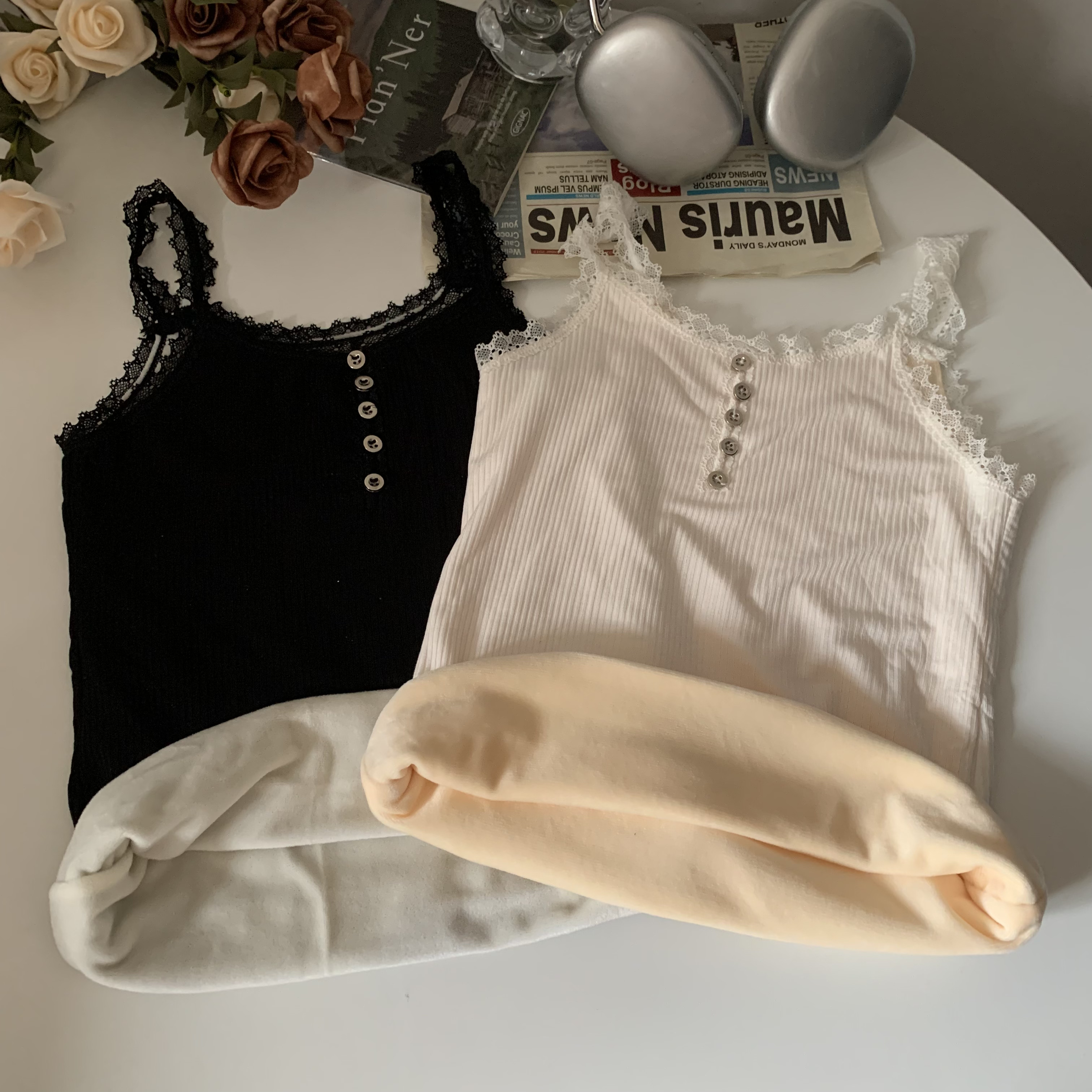 Real shot of warm camisole winter inner layer with velvet and thickened lace bottoming shirt sleeveless top for women
