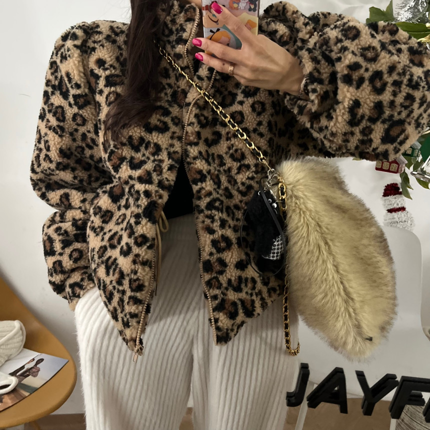 Elegant and simple leopard print quilted jacket