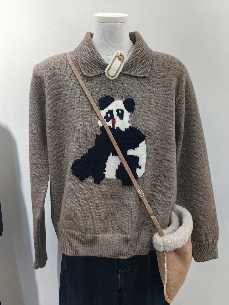 韓系復古小翻領熊貓短款毛衣女秋冬設計感寬鬆軟糯打底針織羊絨衫