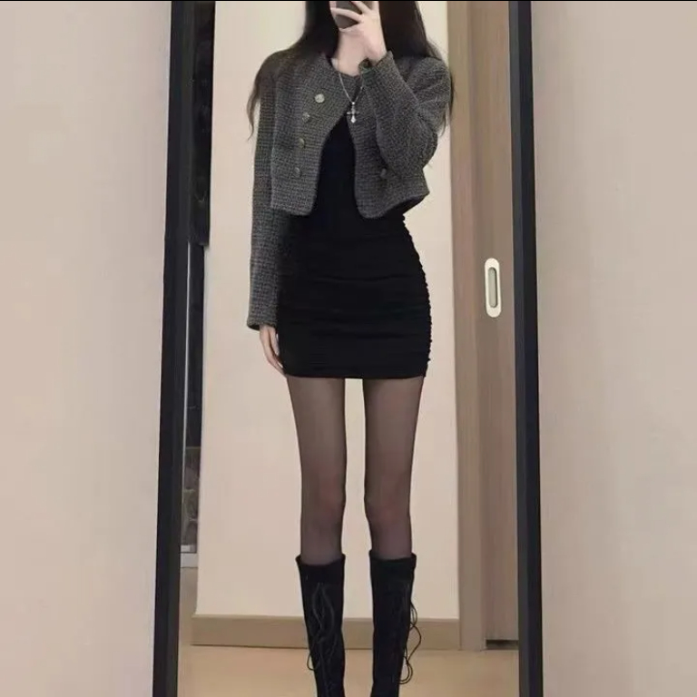 新款小黑裙辣妹子打底連衣裙子內搭大衣修身顯瘦收腰單穿包臀裙子