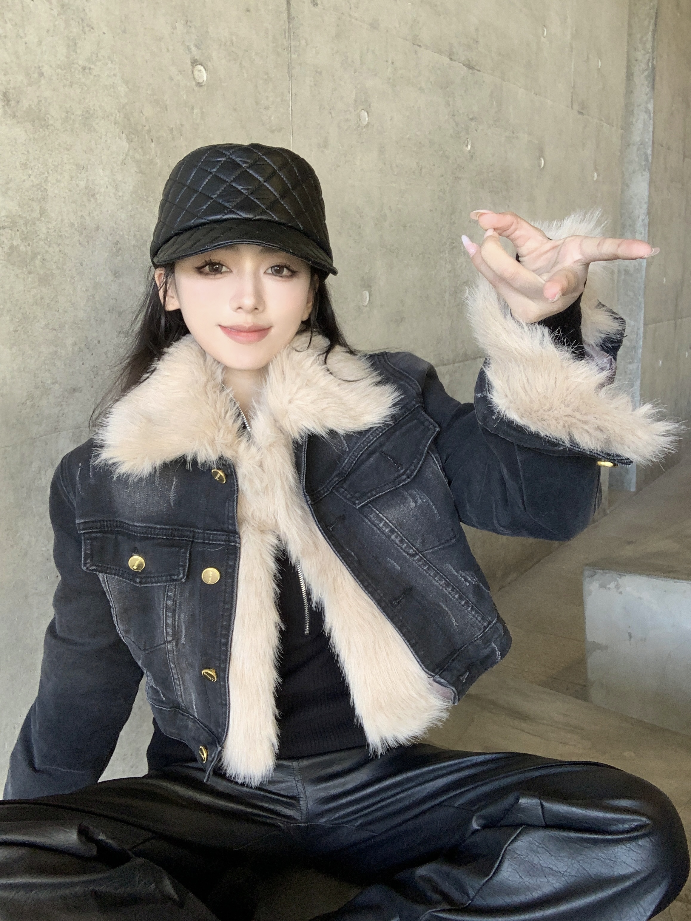 Real shot of denim spicy lapel haute couture quilted retro denim short jacket