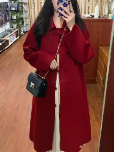 Retro buckle red woolen coat for women 2023 autumn and winter new Korean style Hepburn style thickened woolen coat