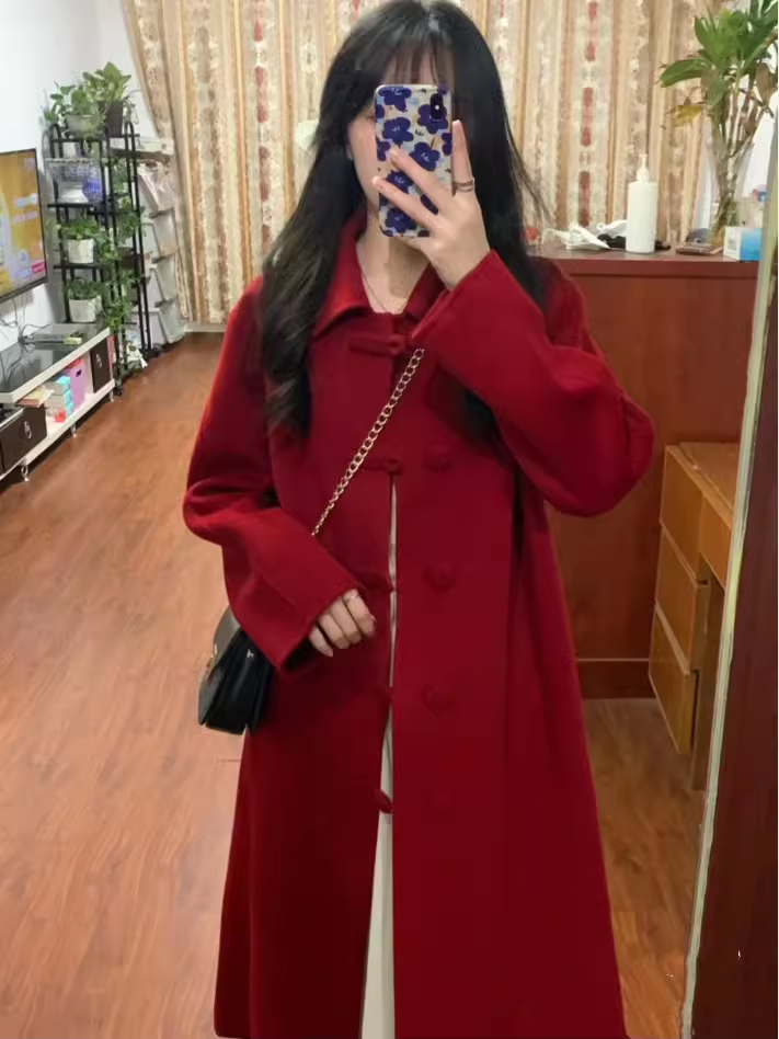 Retro buckle red woolen coat for women 2023 autumn and winter new Korean style Hepburn style thickened woolen coat