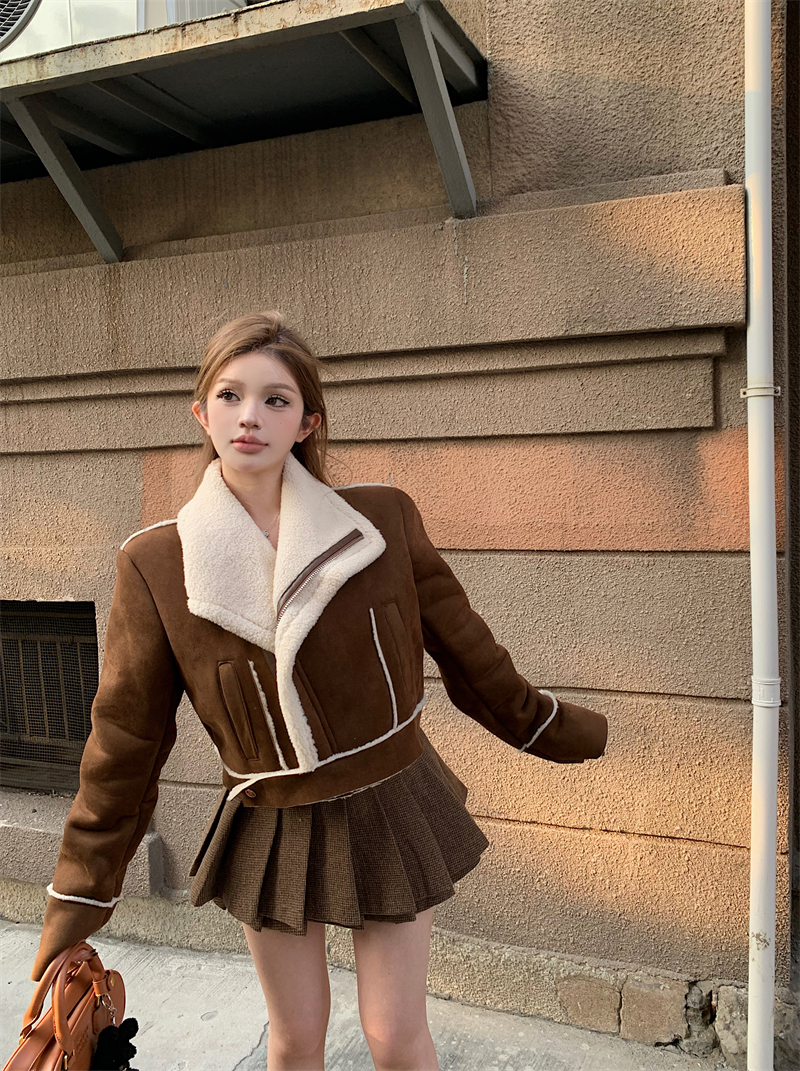 Actual shot of autumn and winter fur all-in-one warm and thickened velvet motorcycle short jacket for small people lamb wool jacket