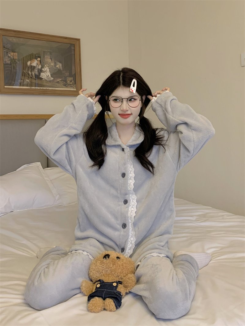 Actual shot of coral velvet pajamas for women in autumn and winter Korean style plus velvet and thickened lace flannel home wear set