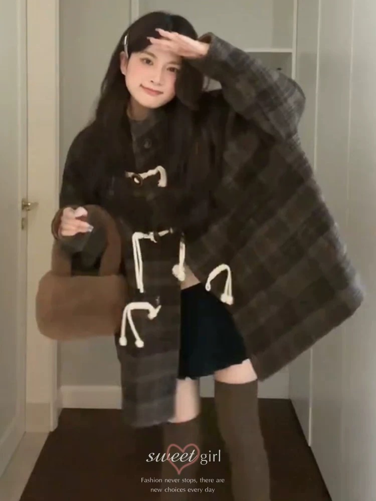 2023秋冬新款小個子短款高級感復古格子牛角扣毛呢外套女呢子大衣