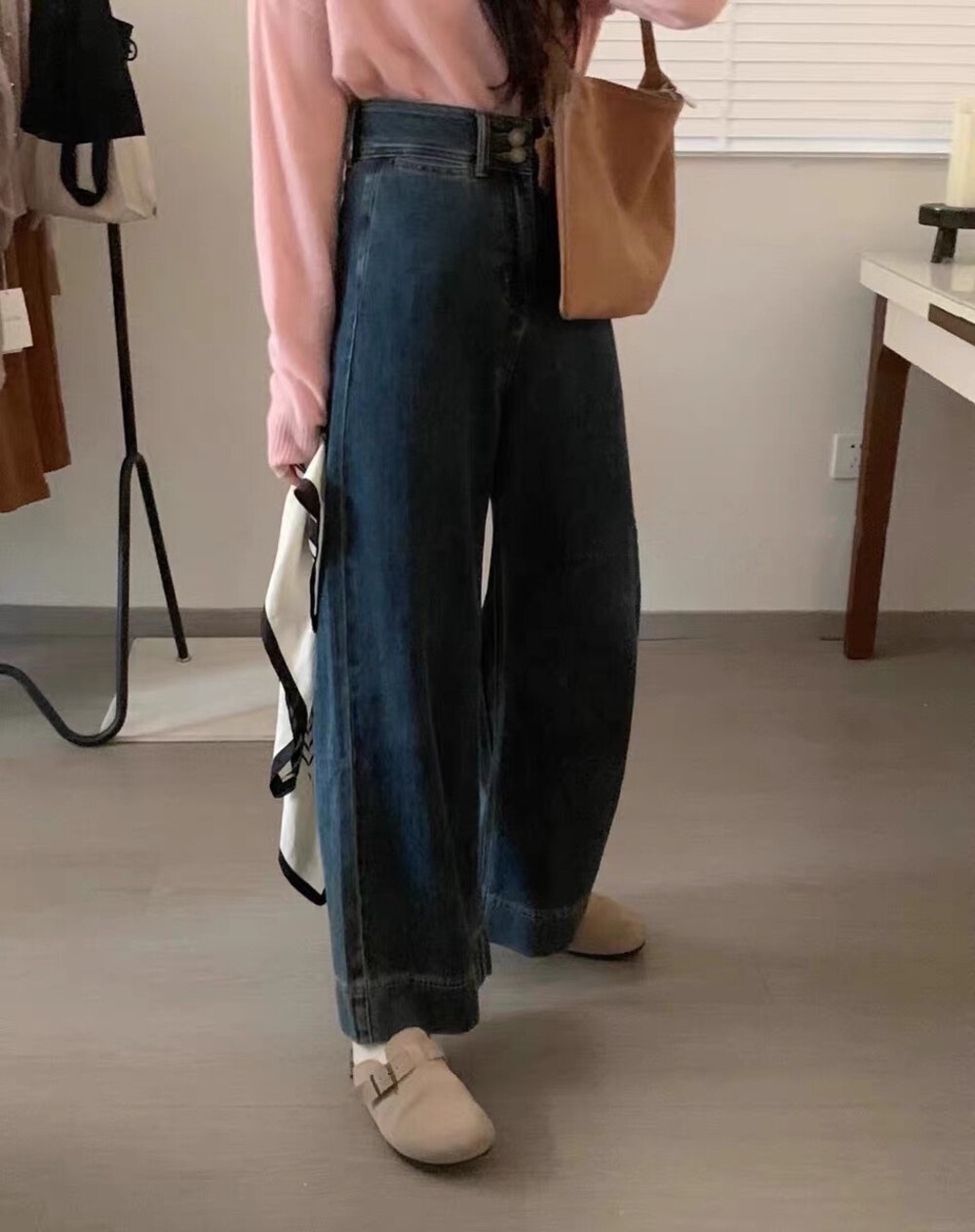 Dongdaemun, South Korea, retro and versatile ~ autumn and winter fleece jeans for women, loose slimming wide-leg pants 5898