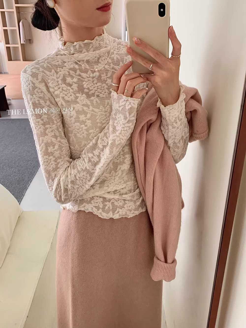 Gentle and sweet style half-high collar lace fungus bottoming shirt for autumn and winter with heavy embroidery and exquisite top for women