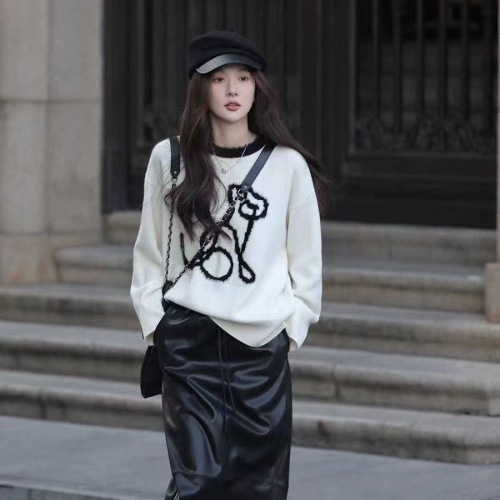 Xia Shiwen Hakimi Wool Round Neck Contrast Color Imitation Mink Jacquard White Lazy Style Loose Sweater Women Winter