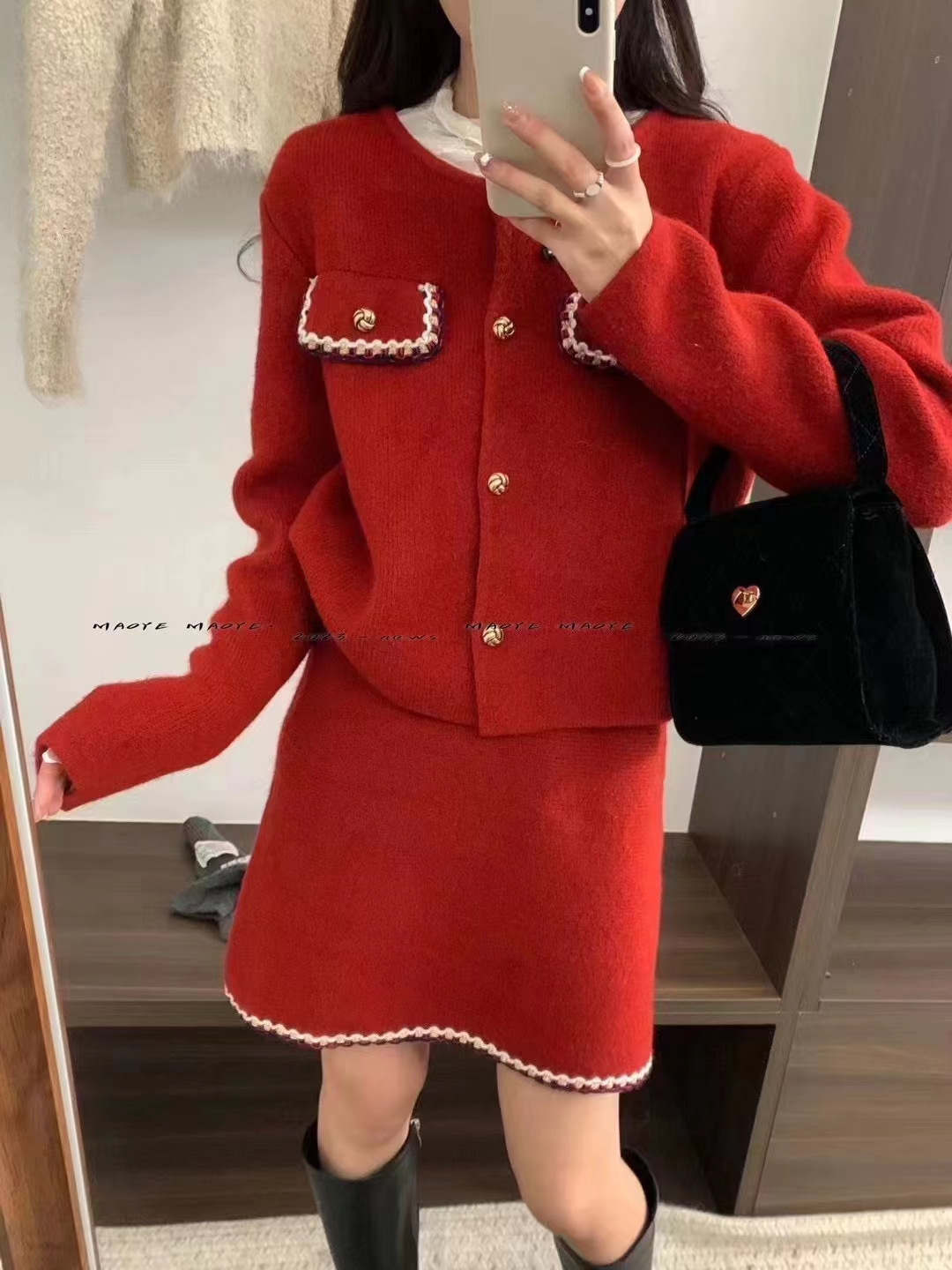 Korean style high-end suit for women in autumn and winter French romantic simple sweater skirt two-piece set with matching