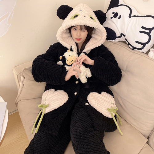 Ai Shang winter pajamas quilted women's strawberry bear hooded cute thickened three-layer quilted jacket home service