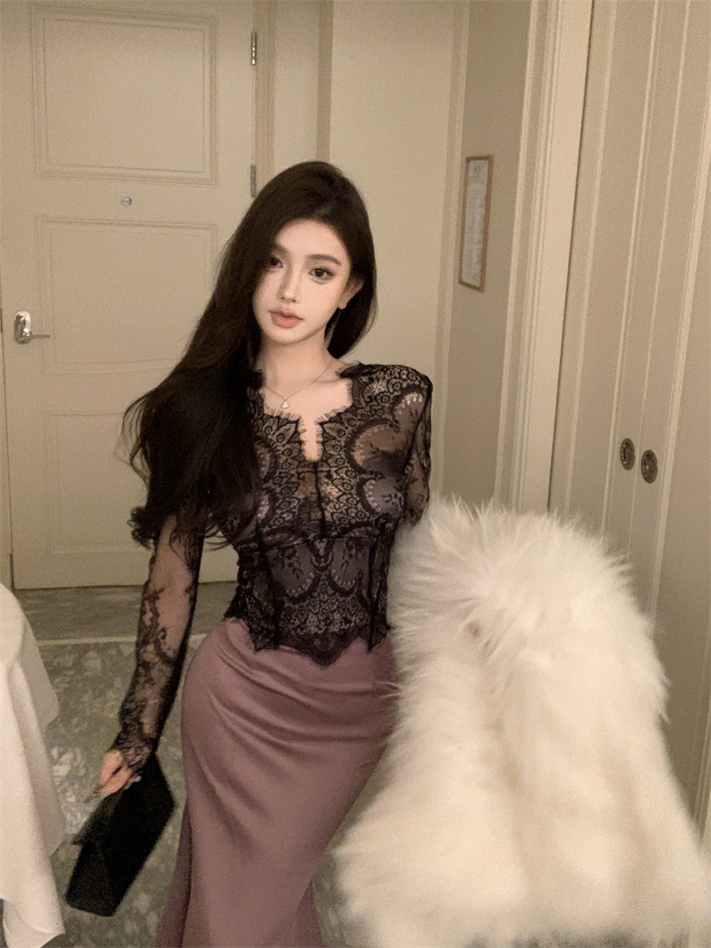 Real shot of gentle purple lace mesh fake two-piece slimming inner layer with pure lust short top + satin skirt