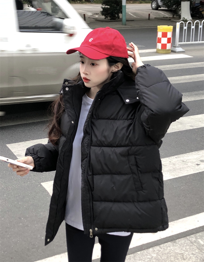 Real shot of women's short cotton-padded jacket 2023 new cotton-padded jacket Korean version loose winter thick bread jacket