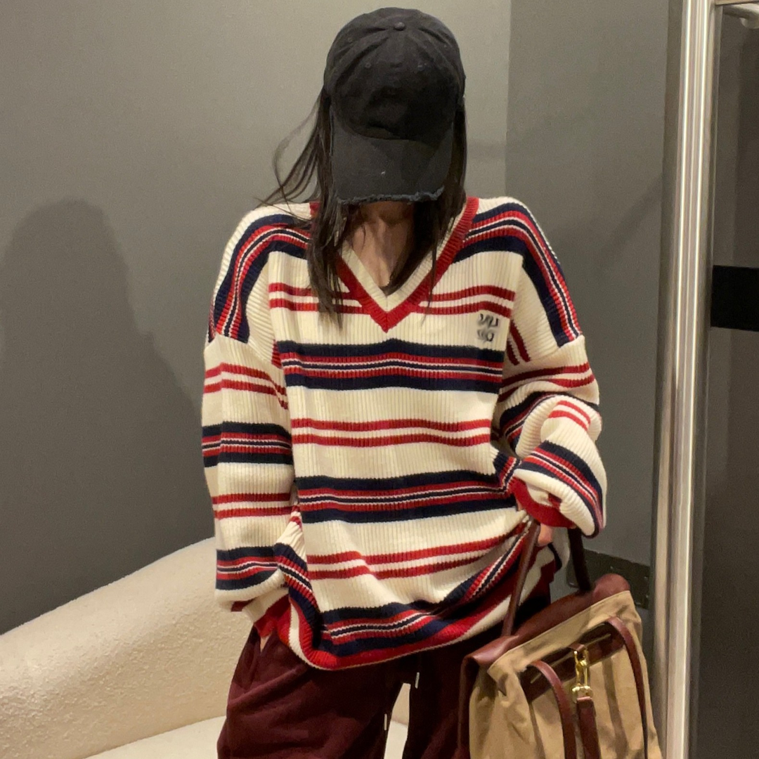 V/圓領 彩虹條寬鬆大毛衣女長袖歐貨2023年新款刺繡字母條紋毛衫