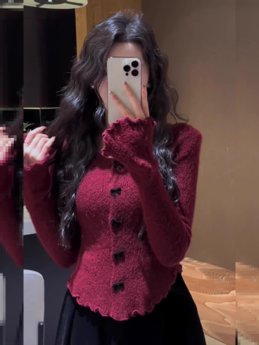 High-quality Christmas red sweater for women, autumn and winter sweater with bottoming shirt, chic and beautiful top