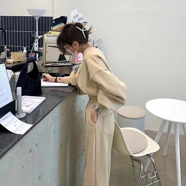 Korean fashion age-reducing casual sweatshirt sports suit for women spring and autumn wide-leg pants hot street Hong Kong style two-piece set