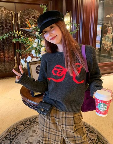 Korean chic winter Christmas style round neck bow jacquard design loose casual versatile knitted sweater